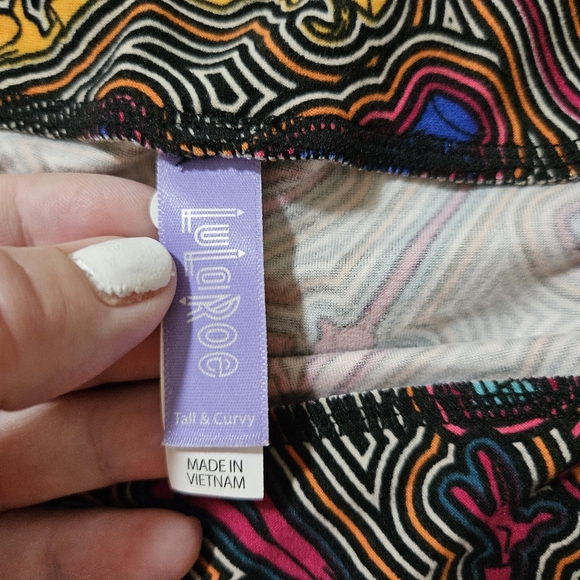 Lularoe Disney tall and curvy leggings princess and the frog - Picture 4 of 5